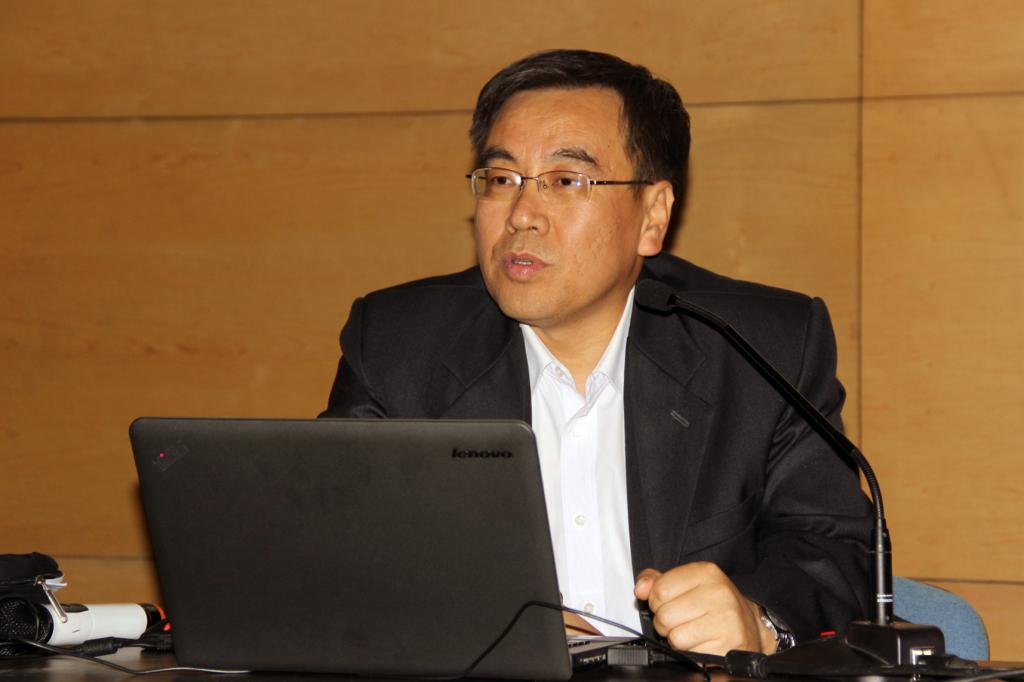 白老师的报告的报告论述严谨形象生动