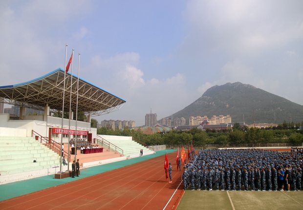 伟德
召开军训动员大会