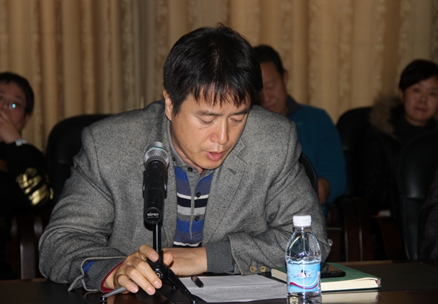 党委副书记兼副院长杨斌主持会议